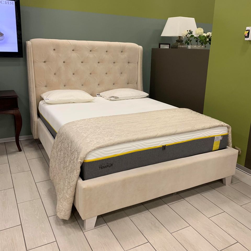 Дизайнерская кровать «Тосси»